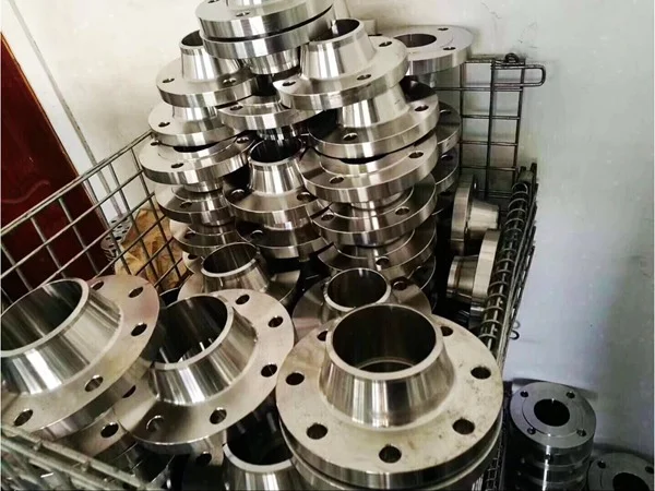 High pressure flange